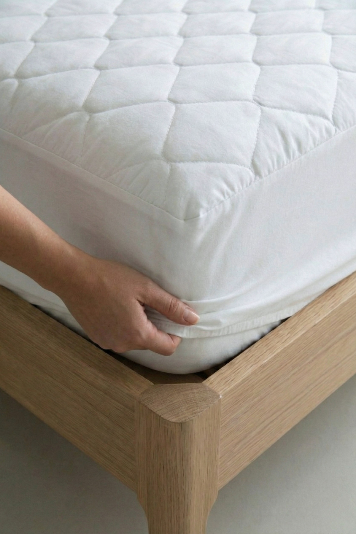 Kapitone Telalı Fitted Yatak Koruyucu Beyaz