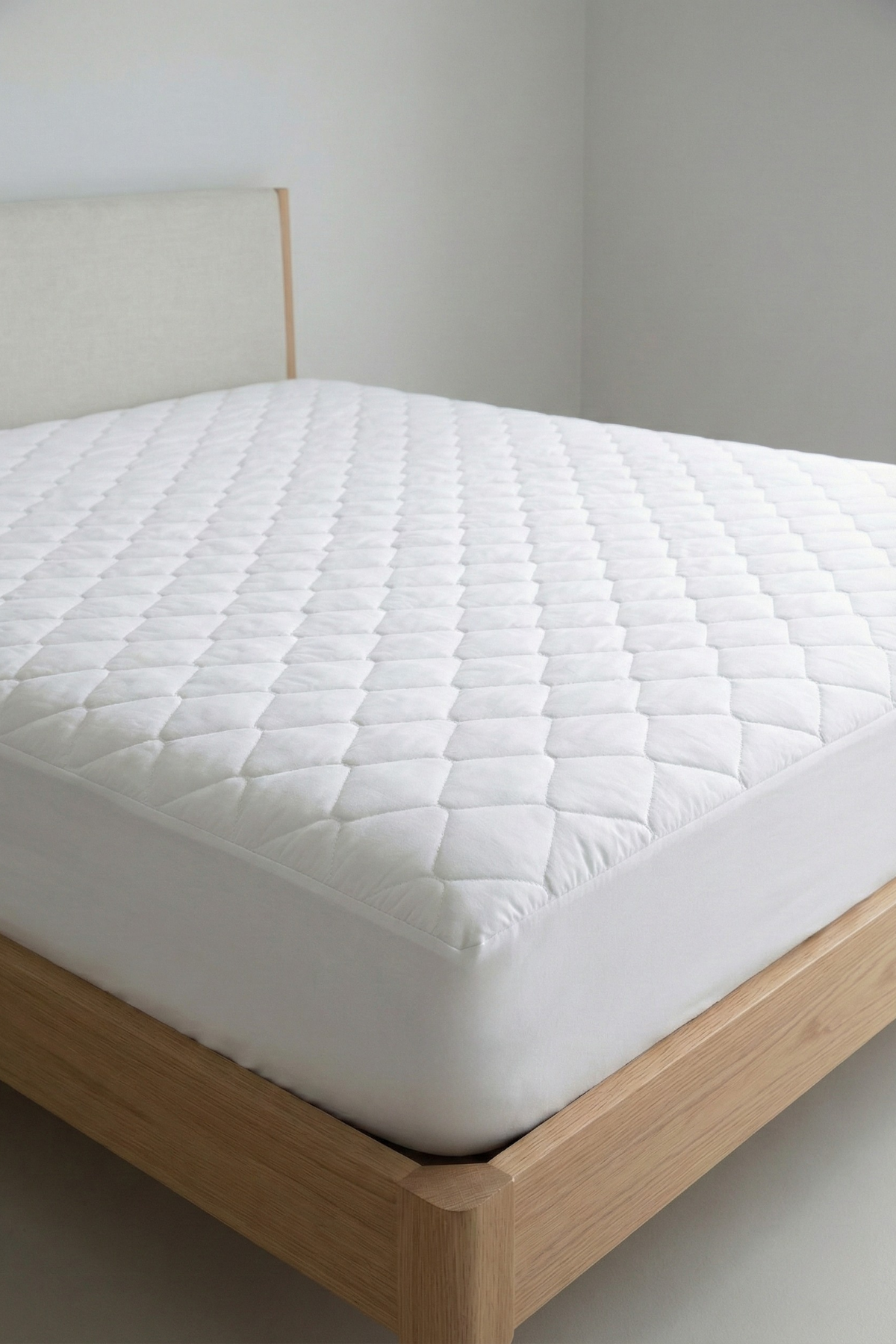 Kapitoneli Sıvı Geçirmez Fitted Alez Beyaz